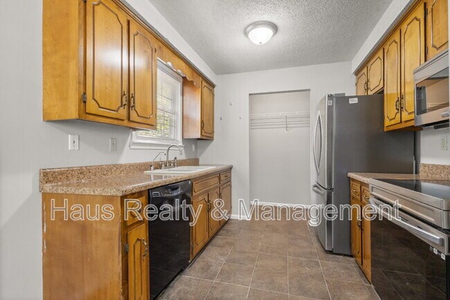 Building Photo - 518 Aspen Dr