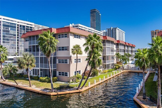 Building Photo - 2081 S Ocean Dr