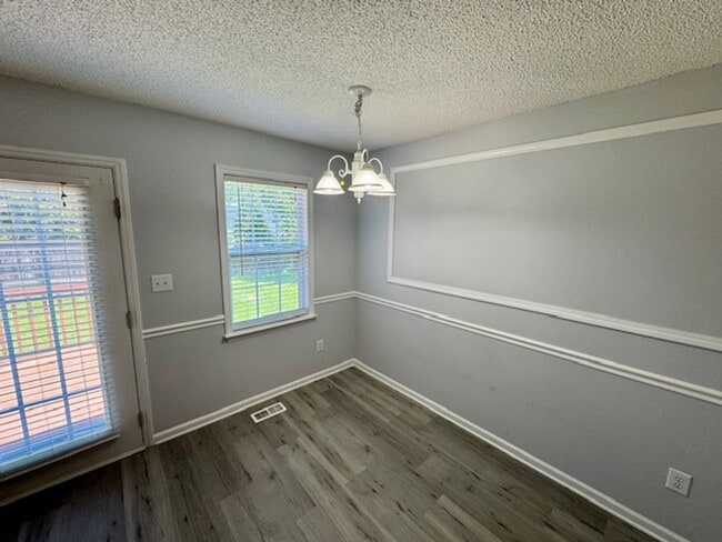 Building Photo - Open House 6/6 at 4 PM!