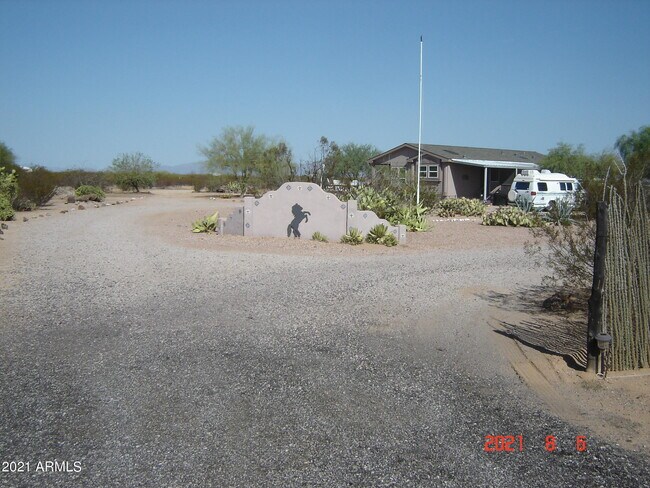 Building Photo - 51504 W Donald Dr