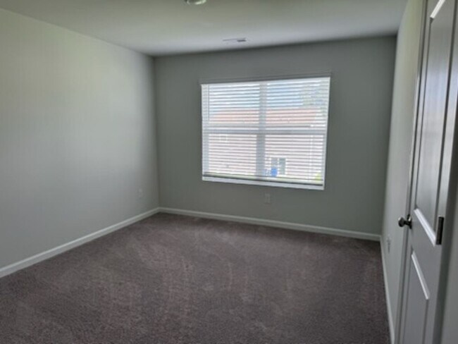 Building Photo - 7980 Uplands Dr