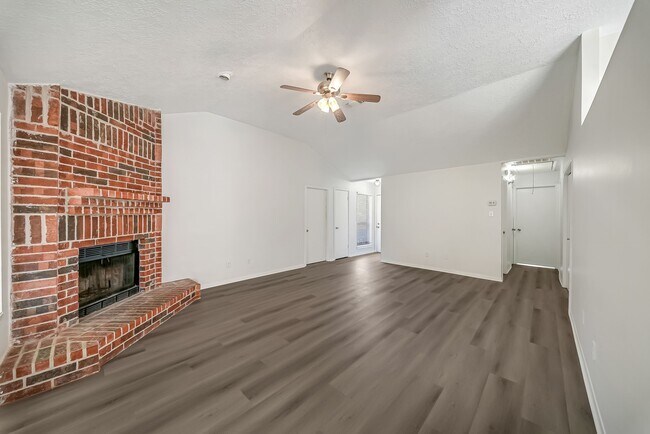 Building Photo - 16897 Blue Jay St