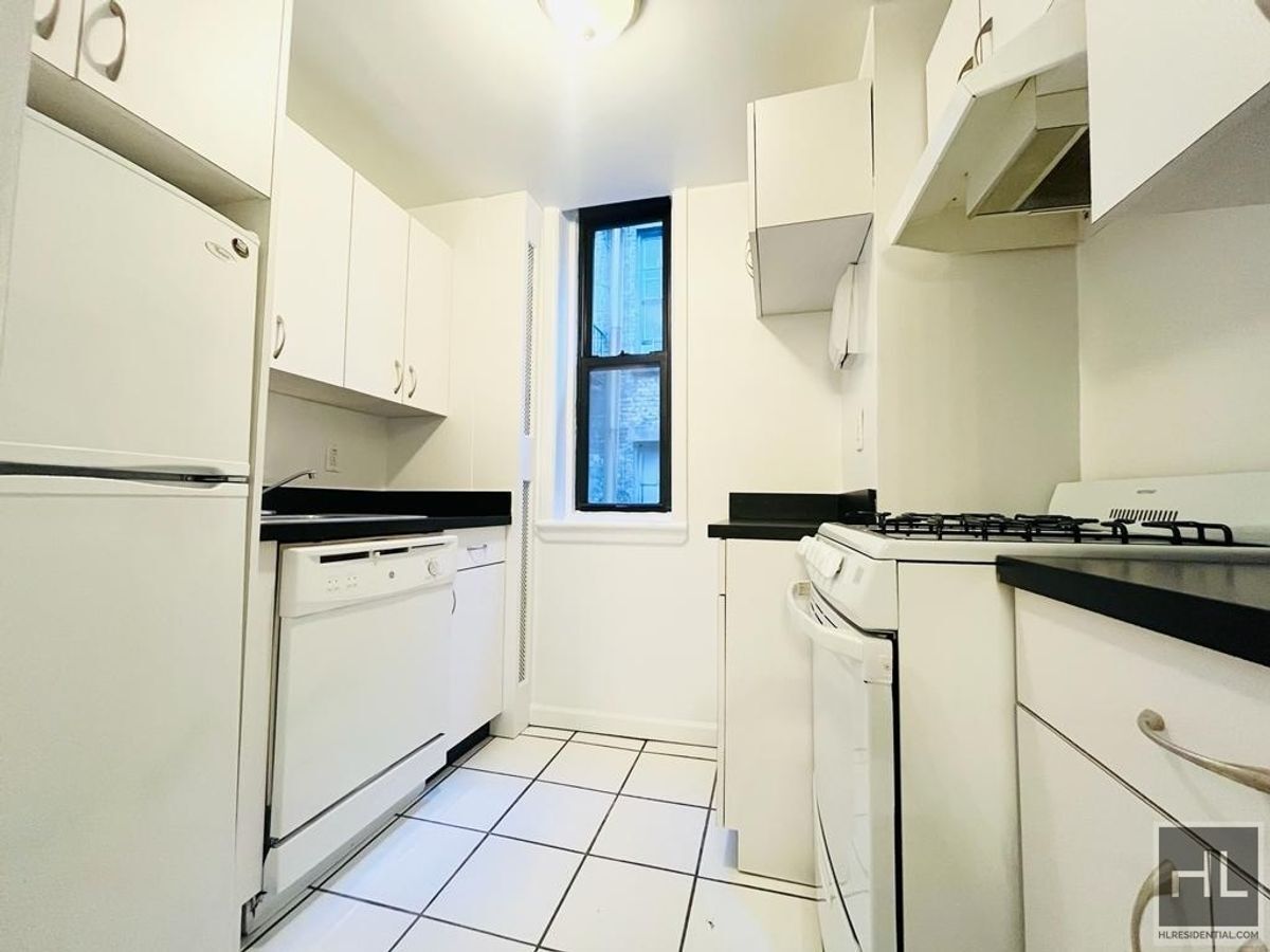 Building Photo - EAST 55 STREET