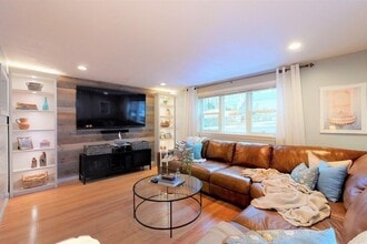 Building Photo - 37 Marivista Ave