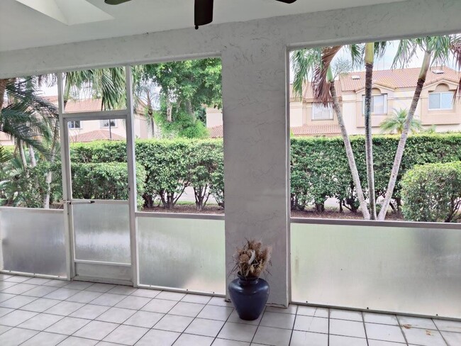 Building Photo - 6815 Via Regina