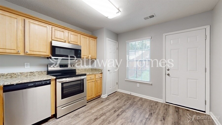 Building Photo - 160 Lossie Ln