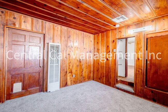 Building Photo - 3 Bedroom/1 Bath Home with Solar - $1895 per month!