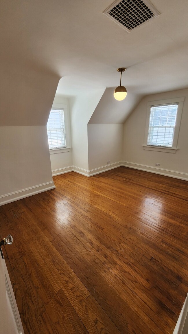 Building Photo - Stunning 4-Bedroom Home with Attached Garage and Fenced Yard