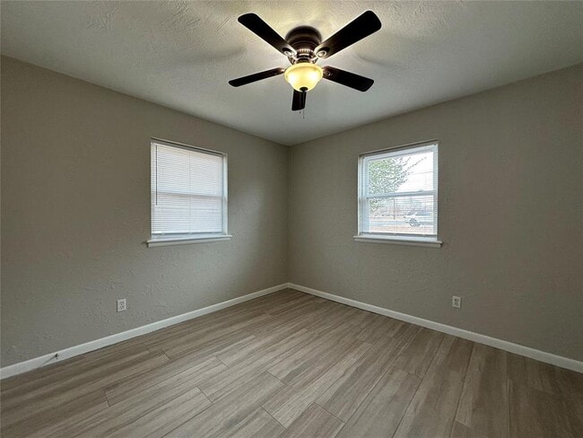 Building Photo - 1626 W Boyd St