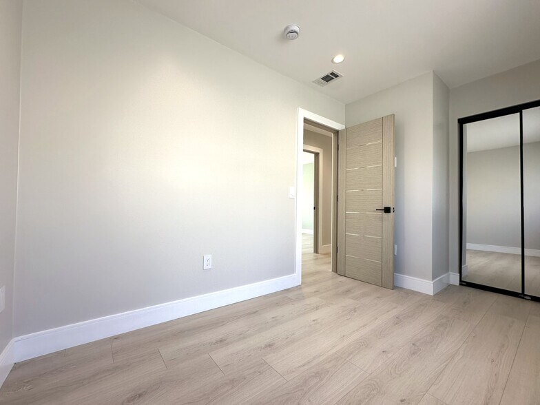 Building Photo - 38 Paloma Ave