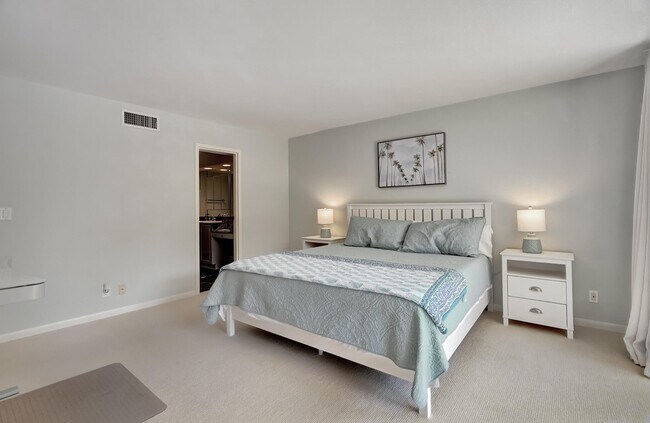 Building Photo - 3200 S Ocean Blvd