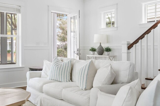 Building Photo - 80 East Royal Fern Way