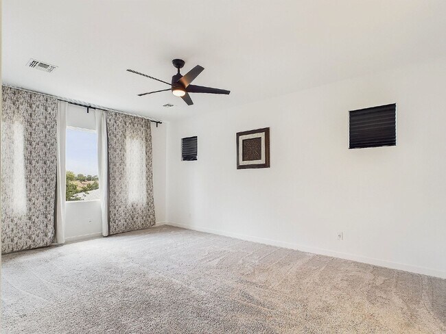 Building Photo - A luxe home in the heart of Chandler