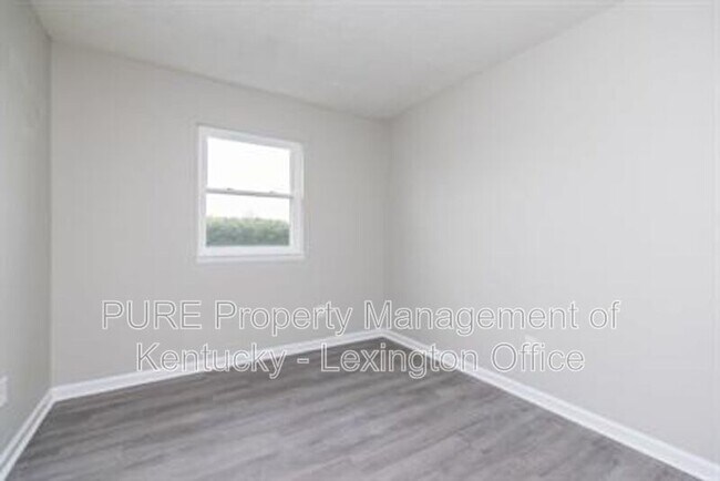 Building Photo - 1512 Shelburn Ct