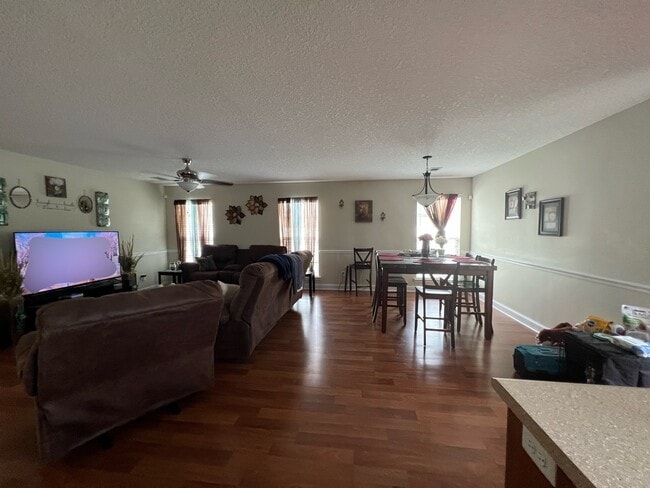 Building Photo - 616 Piedmont Ave