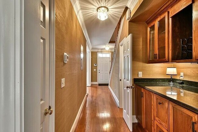 Building Photo - Wildewood in Northeast Columbia--Offering Self Guided Tour with RENTLY!