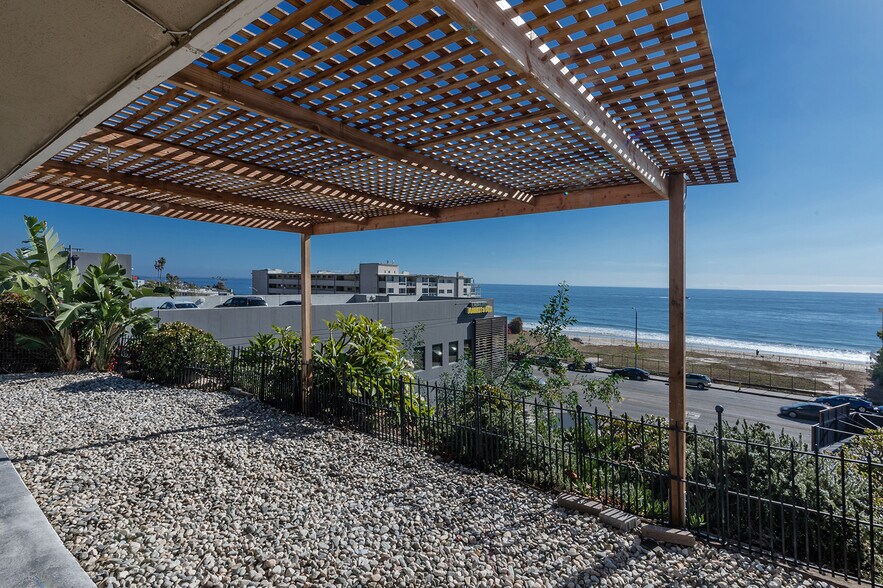 Building Photo - 22609 Pacific Coast Hwy
