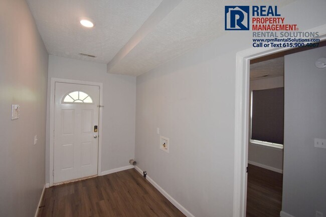 Building Photo - Adorable fenced in 3 bd 2 ba home in Murfr...