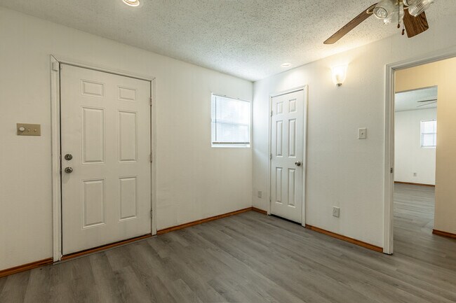 Building Photo - 140 County Rd 1604