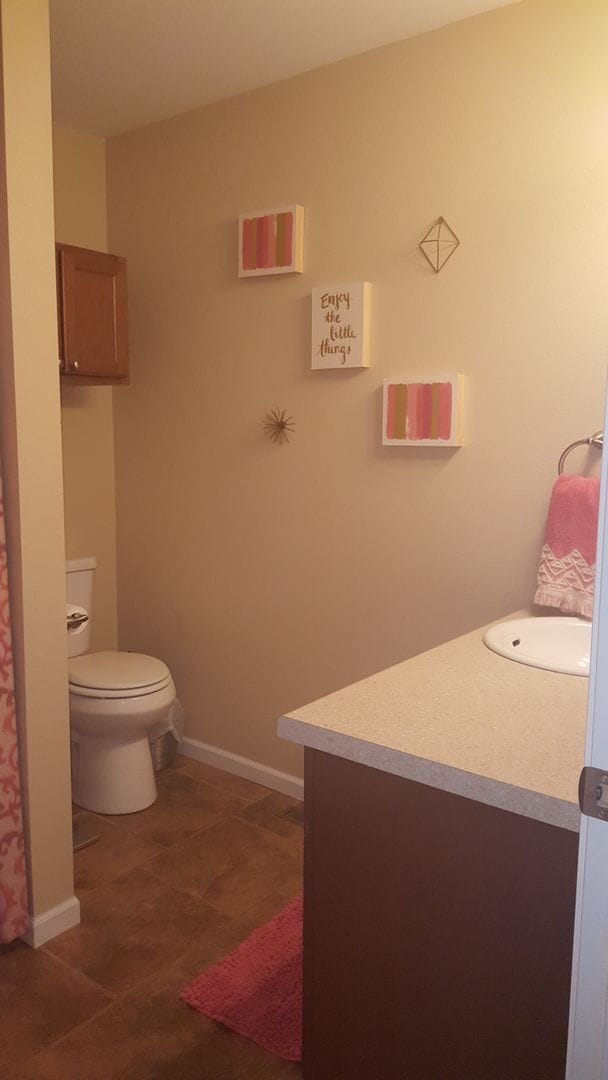 Building Photo - 3 Bedroom Duplex