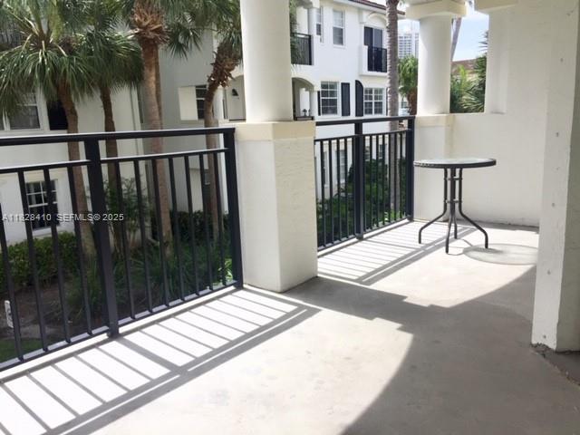 Building Photo - 3115 NE 184th St