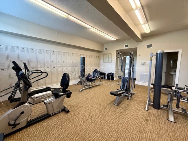 Building Photo - 2525 College St