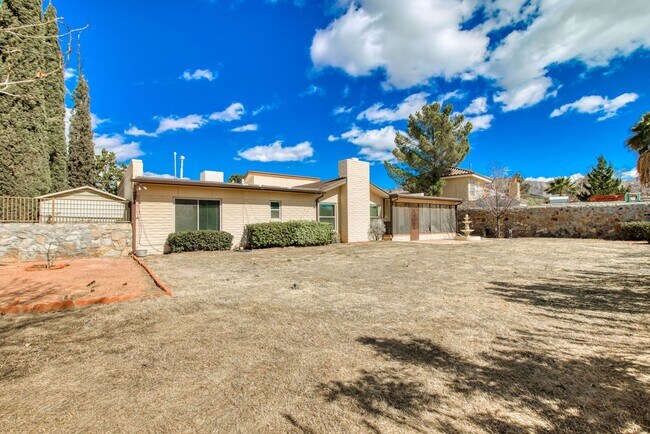Building Photo - Beautiful 1-story southwestern-style home in west El Paso