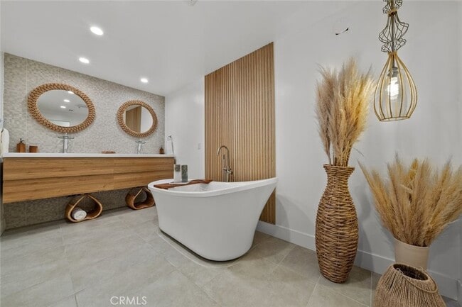 Building Photo - 24505 Town Center Dr