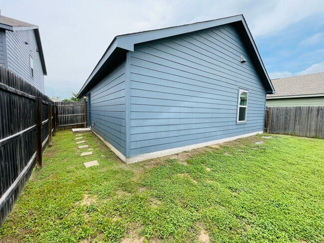 Building Photo - 8907 Lamus Wheel