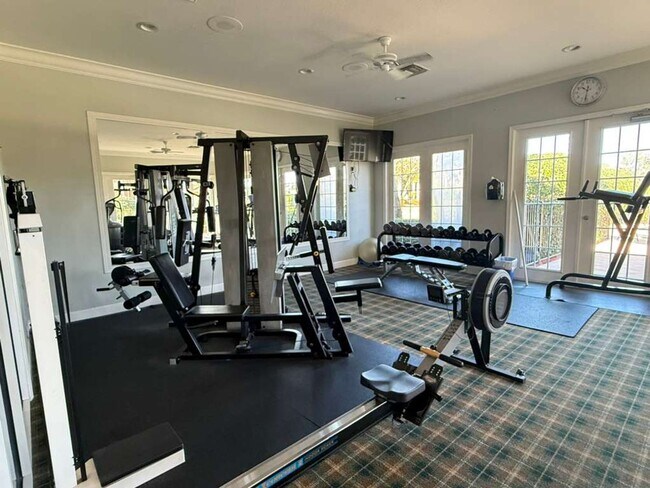 Building Photo - Remodeled, Move-In Ready 3-Bedroom Condo in Prime Naples Location