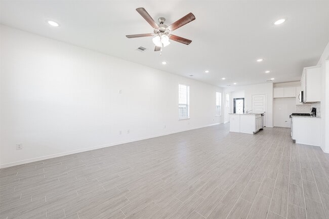 Building Photo - 5731 Tabula Rasa Dr