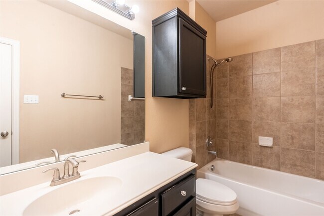 Building Photo - 2505 Vista Oaks Dr