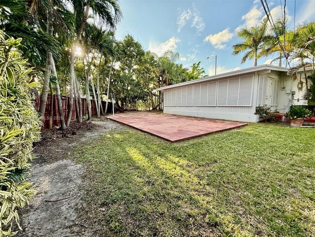 Building Photo - 8670 SW 28th St