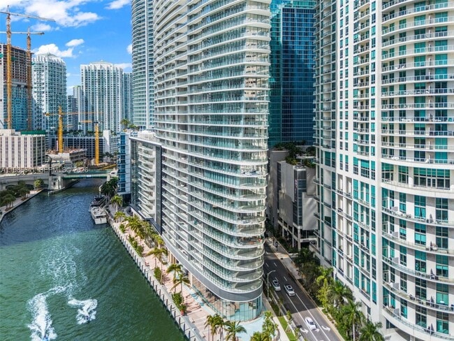 Building Photo - 300 Biscayne Blvd Way