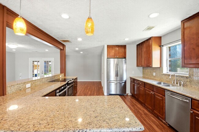 Building Photo - 25302 Friar Lake Ln