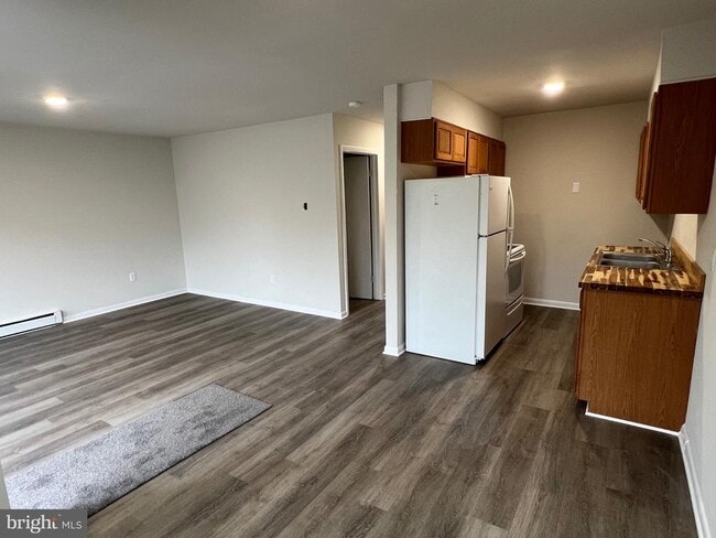 Building Photo - 50 Briarwood Ln