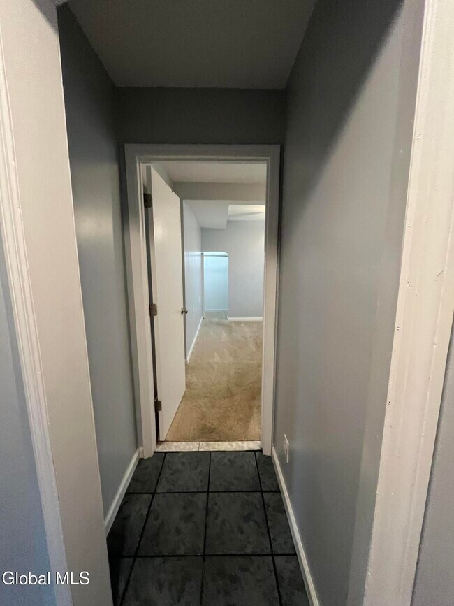 Building Photo - 36 Glenville St