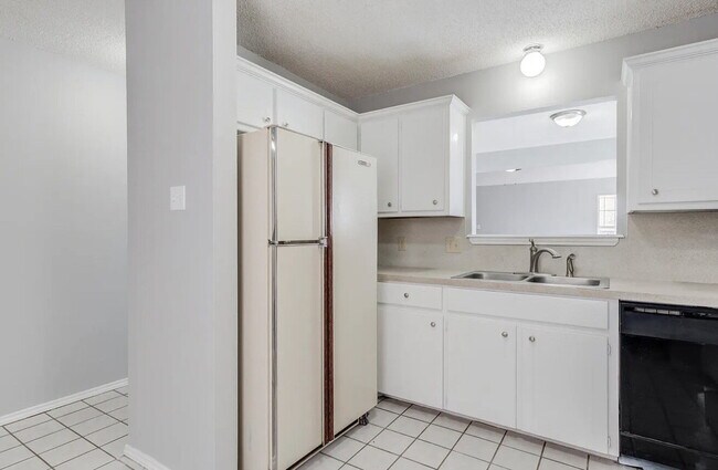 Building Photo - "Charming 3-Bed, 2-Bath Home in Lubbock - 1509 Sq Ft of Comfortable Living!"