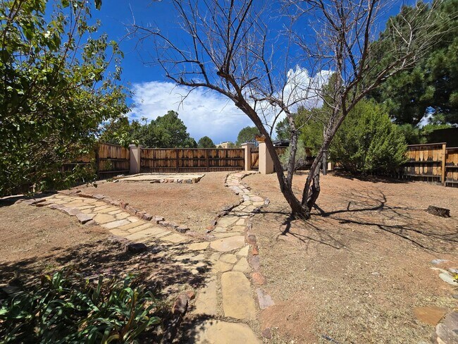 Building Photo - 3004 Plaza Blanca