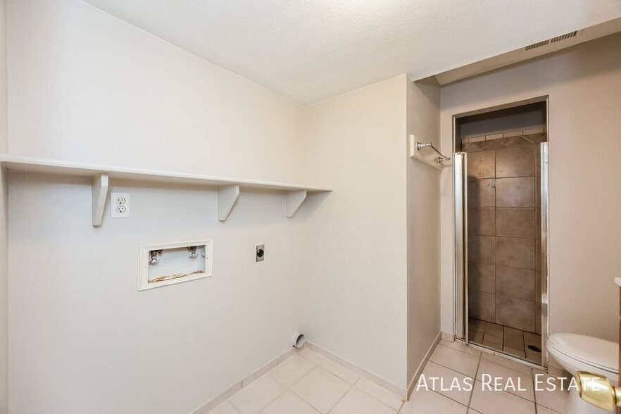 Building Photo - 4734 Frost Dr