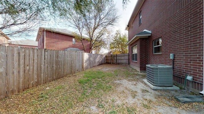 Building Photo - 1500 Maglothin Ct