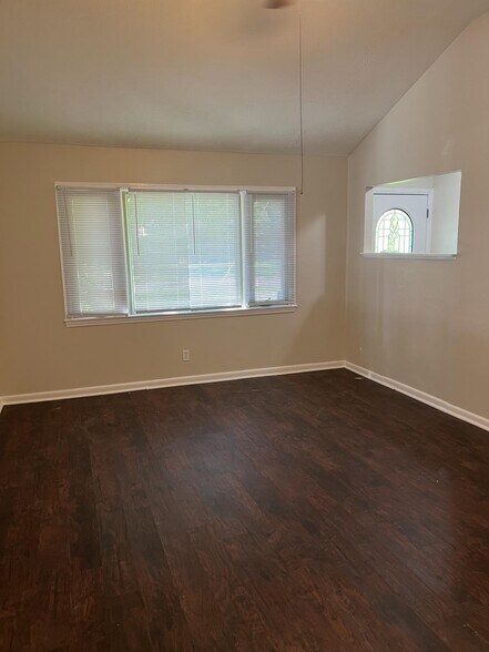 Building Photo - 13915 Petwood Blvd