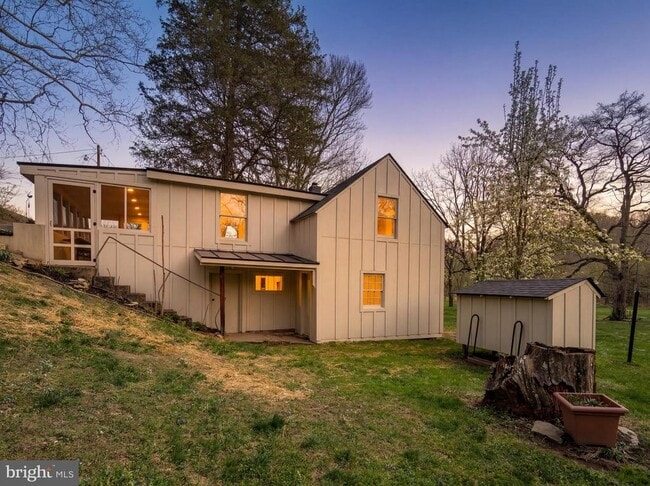 Building Photo - 37905 Snickersville Turnpike