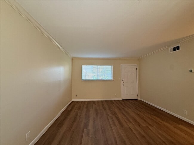 Building Photo - 1530 Heights Blvd