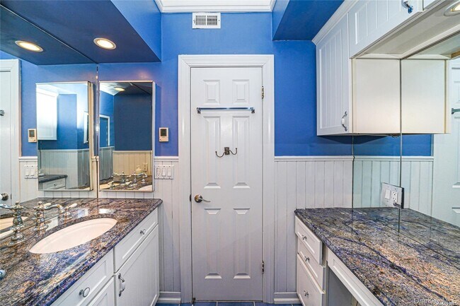 Building Photo - 40 Stirling Cove