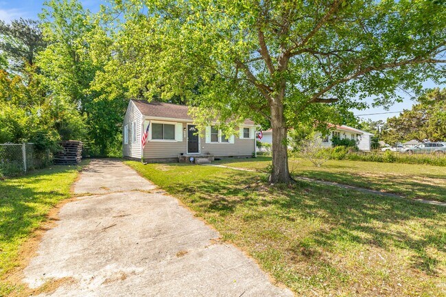 Building Photo - Charming 2-Bedroom Home with Modern Updates!