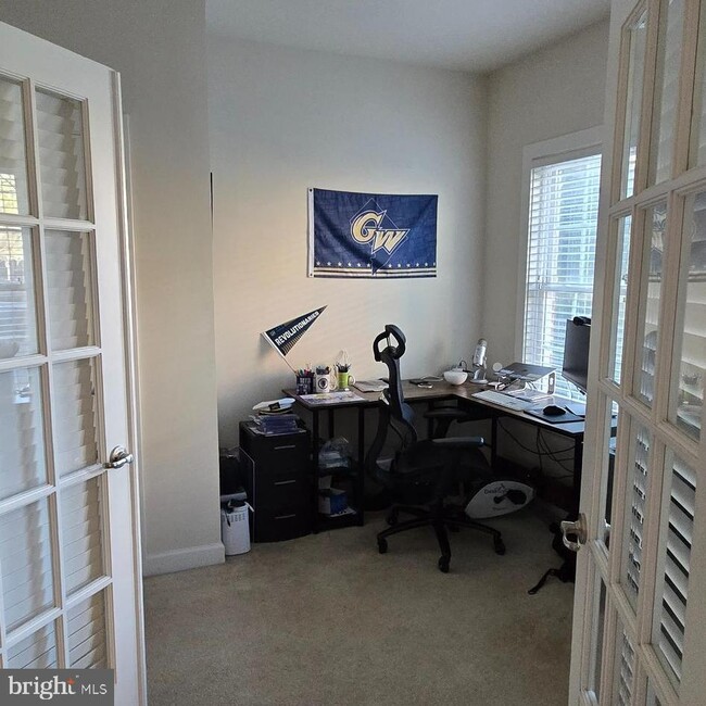Building Photo - 3174 Yeager Dr