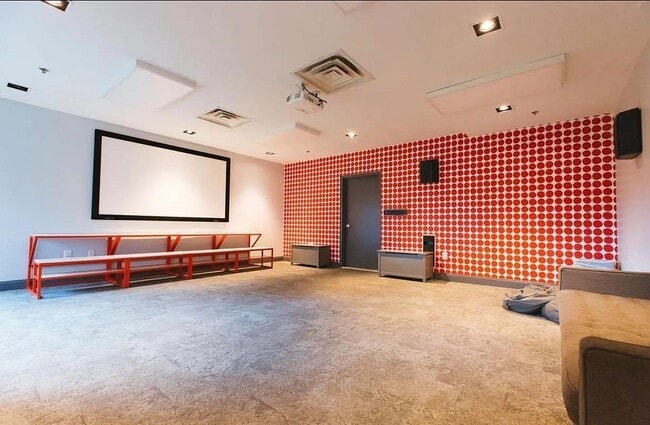 Building Photo - 102 Christopher Columbus Dr