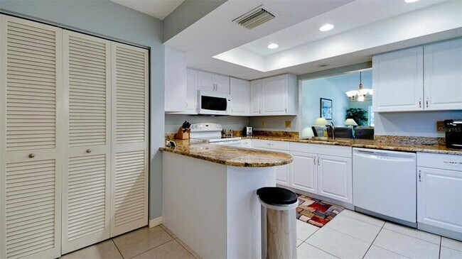 Building Photo - 7893 Timberwood Cir