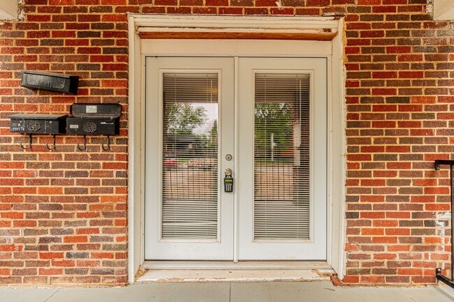 Building Photo - 1 Bed 1 Bath apartment in Okc close to Plaza District!